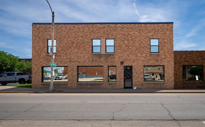 Pictures of Business for Sale, Office, Retail, Special Purpose, Mixed Use property located at 125 S Park St, Streator, IL 61364 for sales - image #1
