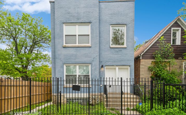 Pictures of Multifamily property located at 1002 N AVERS Avenue, Chicago, IL 60651 for sales - image #1