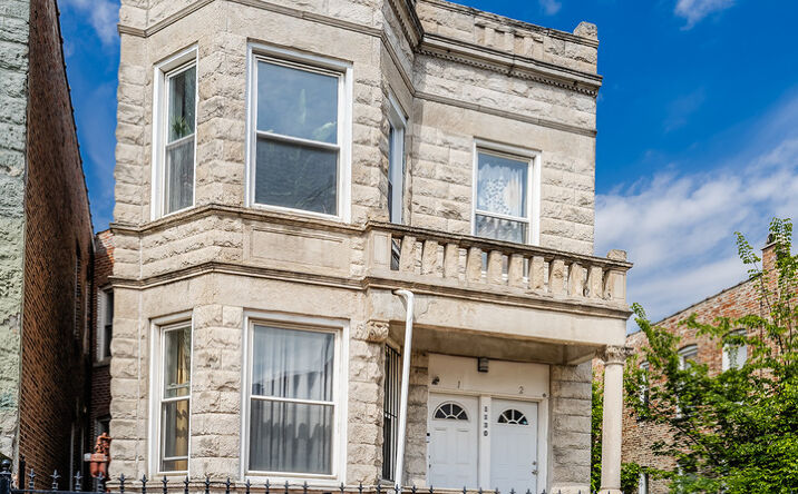 Pictures of Multifamily property located at 1130 S Sacramento Boulevard, Chicago, IL 60612 for sales - image #1