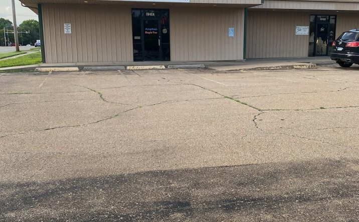 Pictures of Office property located at 1940 SW Gage Blvd, Topeka, KS 66604 for sales - image #1