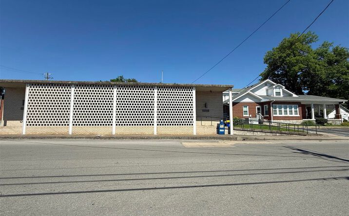 Pictures of Multifamily, Office property located at 301 W Kentucky Avenue, Franklin, KY 42134 for sales - image #1