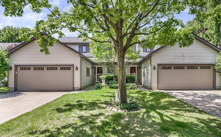 Pictures of Multifamily property located at 1120/1122 Artisan Drive, Madison, WI 53704 for sales - image #1