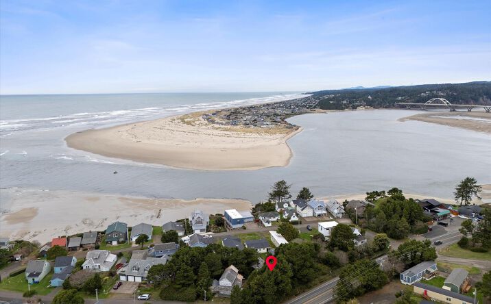 1314 SW Adahi Ave, Waldport