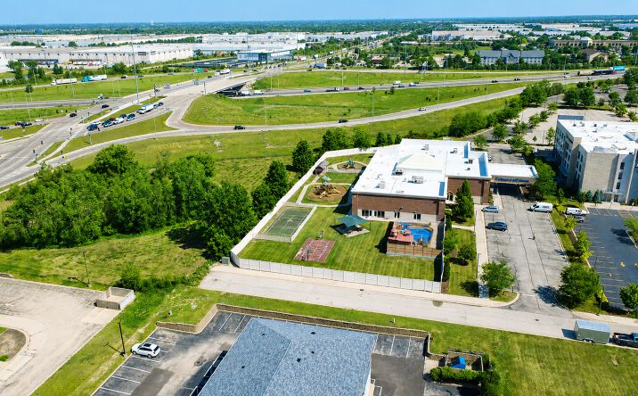 Pictures of Retail property located at 724 N CTR BLVD, ROMEOVILLE, IL 60446-1171 for sales - image #1