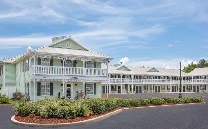 Pictures of Hospitality property located at 1000 U.S. 90, Bay St Louis, MS 39520 for sales - image #1
