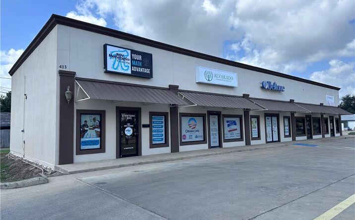 Pictures of Office, Retail property located at 413 W Pike Boulevard, Weslaco, TX 78596 for sales - image #1