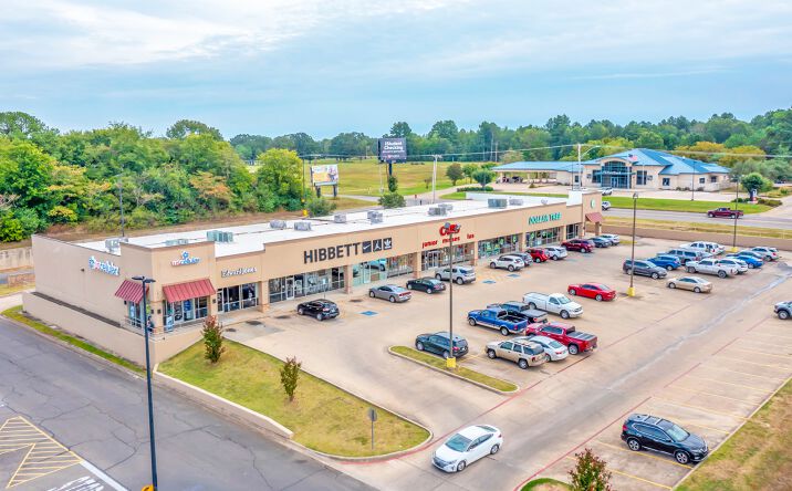 Pictures of Retail property located at 1911 Southeast Washington Street, Idabel, OK 74745 for sales - image #1