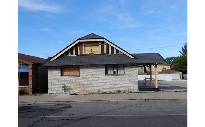 Pictures of Retail property located at 7964 W APPLETON AVE, MILWAUKEE, WI 53218 for sales - image #1