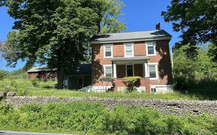 Pictures of Retail, Office, Mixed Use property located at 3527 Middle Easton Belmont Pike, Stroudsburg, PA 18360 for sales - image #1