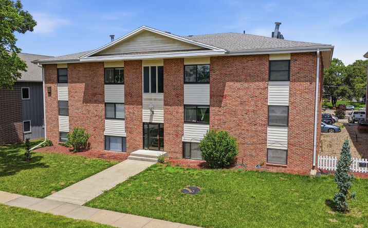 Pictures of Multifamily property located at 2430 Q ST, LINCOLN, NE 68503-3651 for sales - image #1