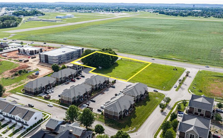 Pictures of Retail, Office, Mixed Use property located at 722 LOVERS LN, BOWLING GREEN, KY 42103-7916 for sales - image #1