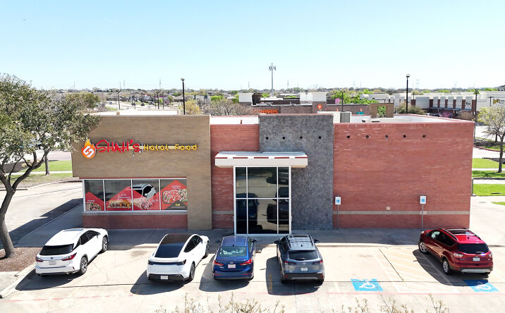 Pictures of Retail property located at 1533 W Hebron Pkwy, Carrollton, TX 75010 for sales - image #1