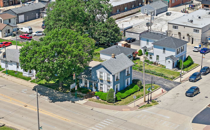 Pictures of Office property located at 55 S MADISON ST, OSWEGO, IL 60543 for sales - image #1