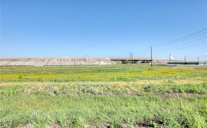 Pictures of Land property located at 0 Crosstown Expy, CORP CHRISTI, TX 78417 for sales - image #1
