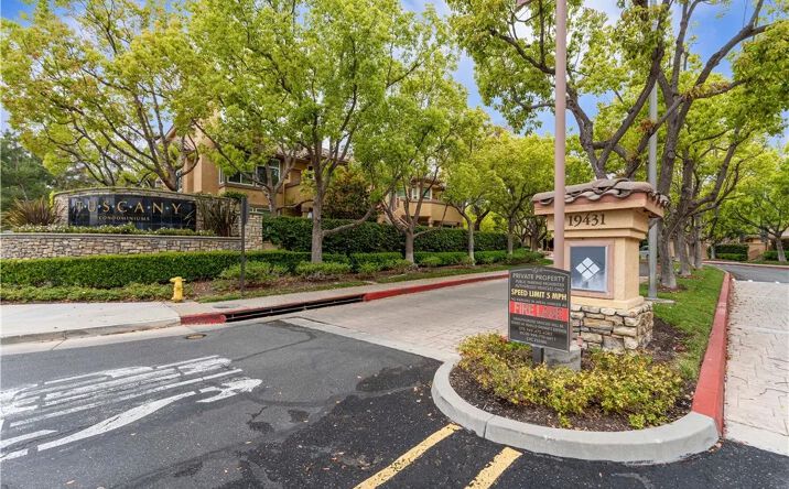 Pictures of Multifamily property located at 19431 Rue De Valore, Lake Forest, CA 92610 for sales - image #1
