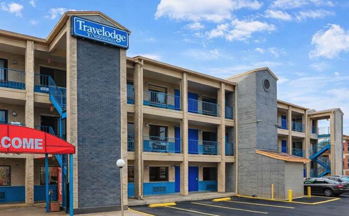 Pictures of Hospitality property located at 8800 Airport Blvd, Houston, TX 77061 for sales - image #1