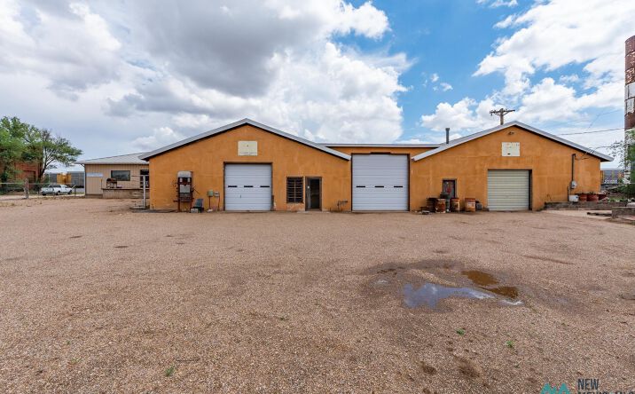 Pictures of Mixed Use, Industrial property located at 317 & 323 Curry Avenue, Clovis, NM 88101 for sales - image #1