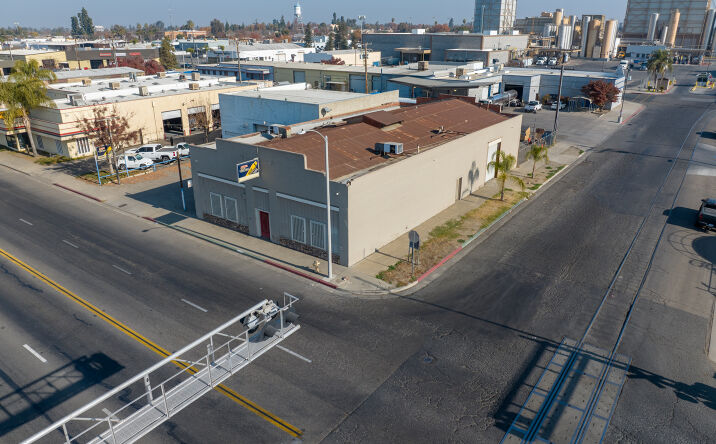 Pictures of Office, Industrial property located at 460 South K Street, Tulare, CA 93274 for sales - image #1