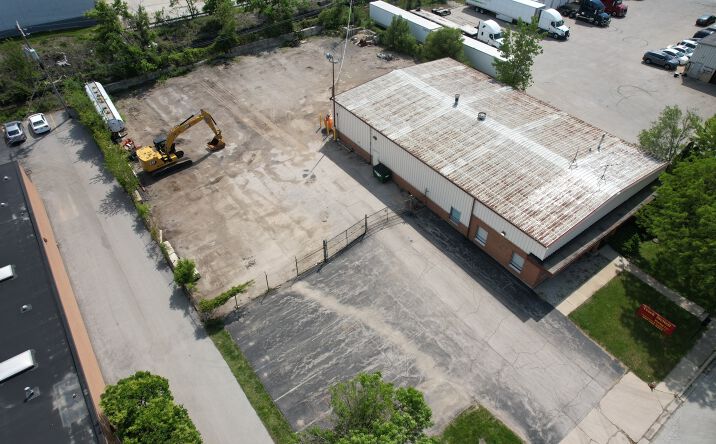 Pictures of Industrial property located at 2425 Pan Am Boulevard, Elk Grove Village, IL 60007 for sales - image #1