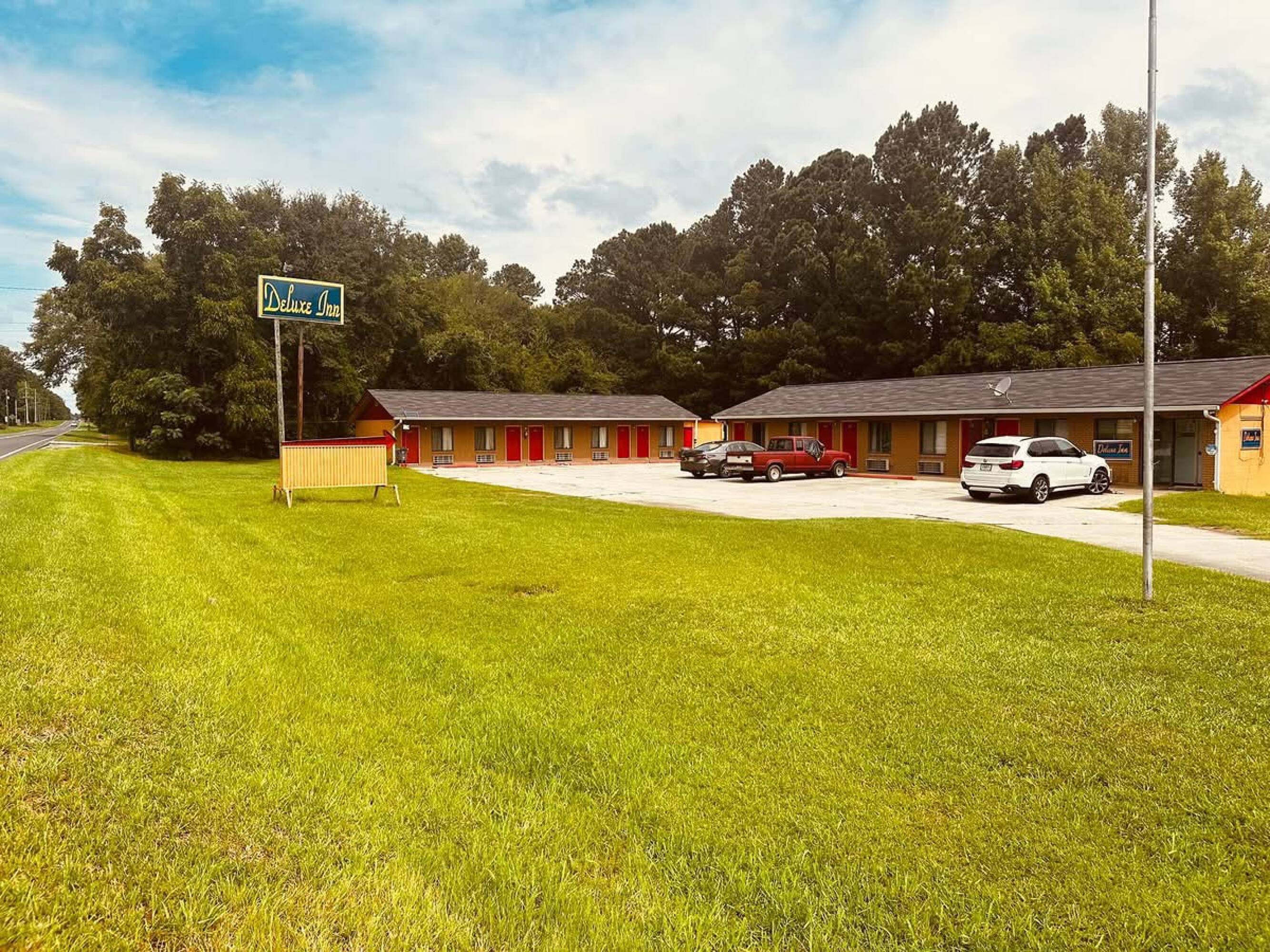 466 West Trilby St, Wrightsville, GA 31096