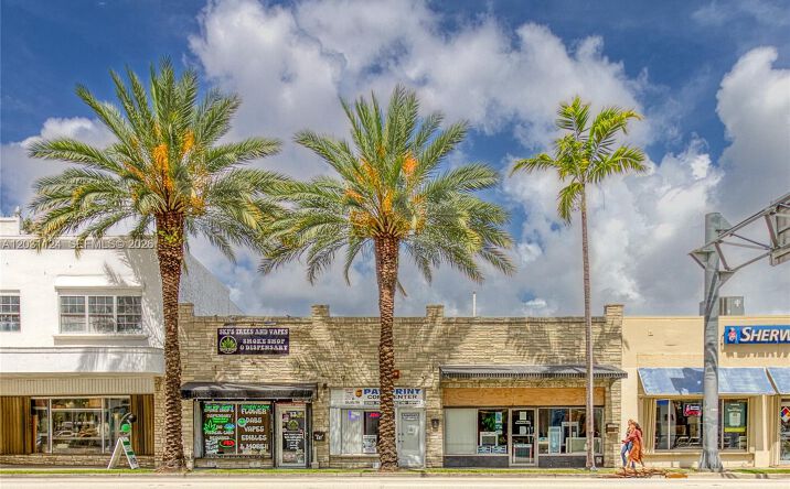 Pictures of Retail property located at 13 N Federal Hwy, Dania Beach, FL 33004 for sales - image #1