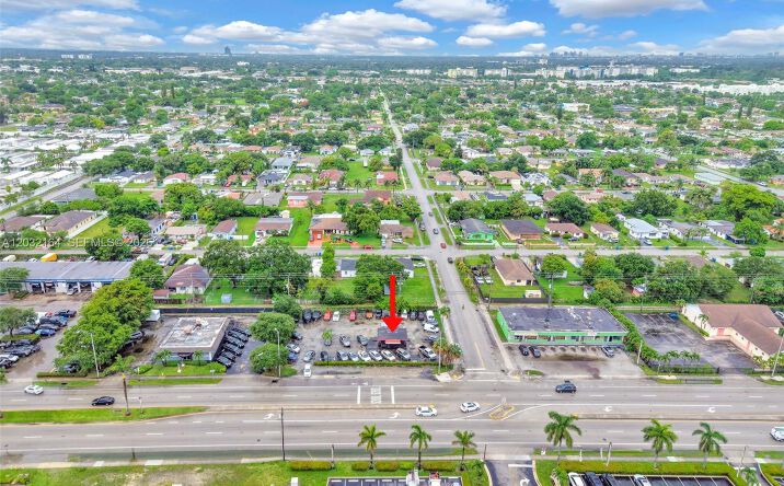 Pictures of Retail property located at 4601 W Hallandale Beach Blvd, Hollywood, FL 33023 for sales - image #1