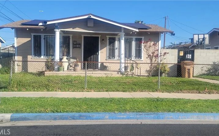 Pictures of Multifamily property located at 1211 W 105th Street, Los Angeles, CA 90044 for sales - image #1