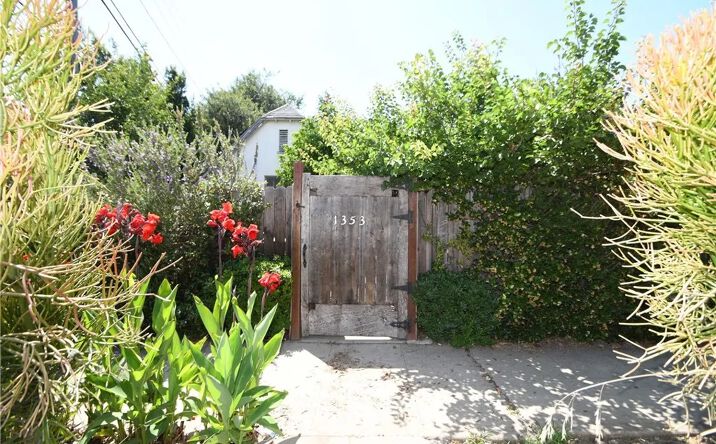 Pictures of Multifamily property located at 1353 S Redondo, Los Angeles, CA 90019 for sales - image #1