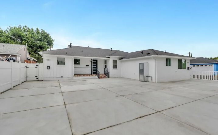 Pictures of Multifamily property located at 6852 Claire Avenue, Reseda, CA 91335 for sales - image #1