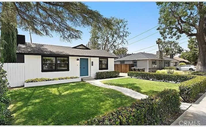 Pictures of Multifamily property located at 620 N Cambridge Street, Orange, CA 92867 for sales - image #1