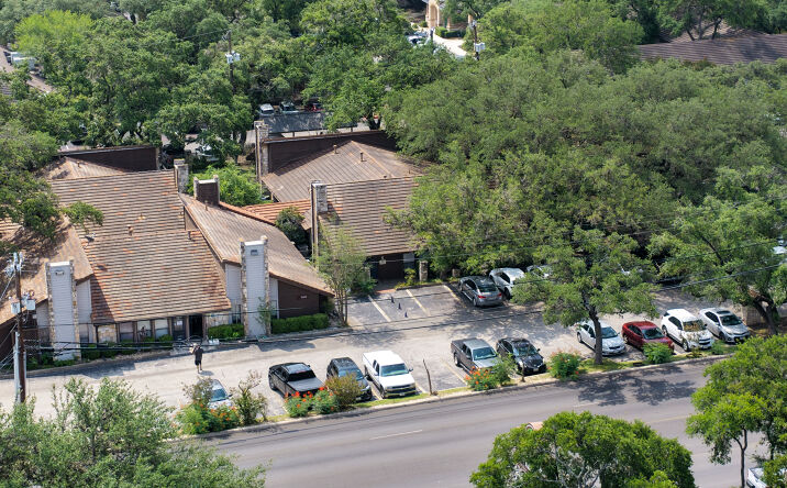 Pictures of Office property located at 8004 West Avenue, San Antonio, TX 78213 for sales - image #1