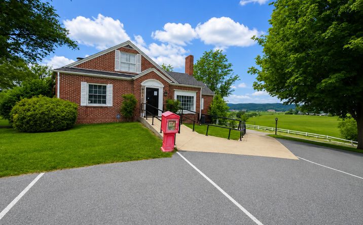 Pictures of Office property located at 395 PATTERSON RD, HARROGATE, TN 37752-7839 for sales - image #1