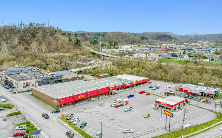 Pictures of Retail property located at 2000 2nd Street, Richlands, VA 24641 for sales - image #1