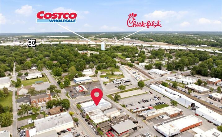 Pictures of Office property located at 330 SE Douglas Street, Lee's Summit, MO 64063 for sales - image #1