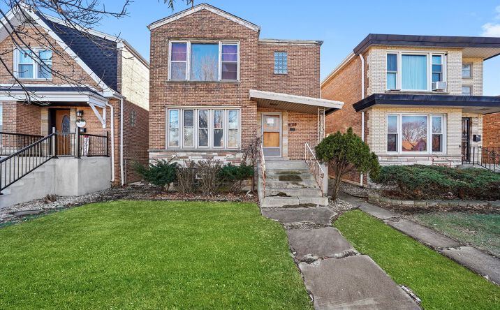 Pictures of Multifamily property located at 4405 W Marquette Road, Chicago, IL 60629 for sales - image #1