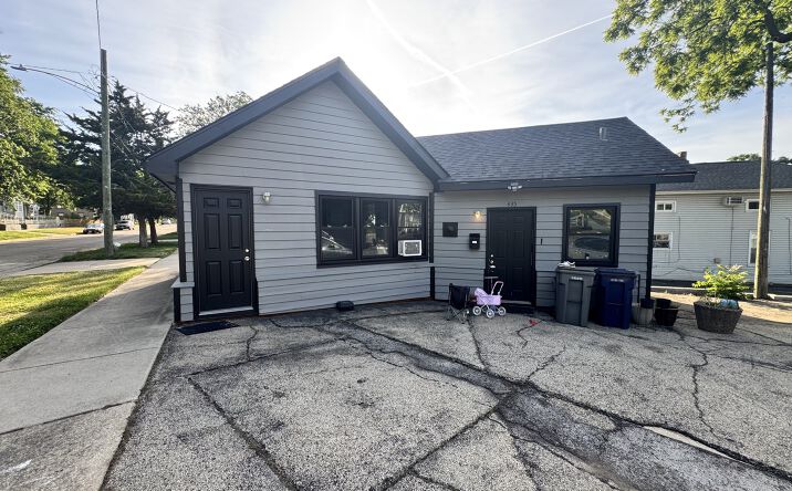 Pictures of Mixed Use property located at 435 Washington Street, Elgin, IL 60123 for sales - image #1