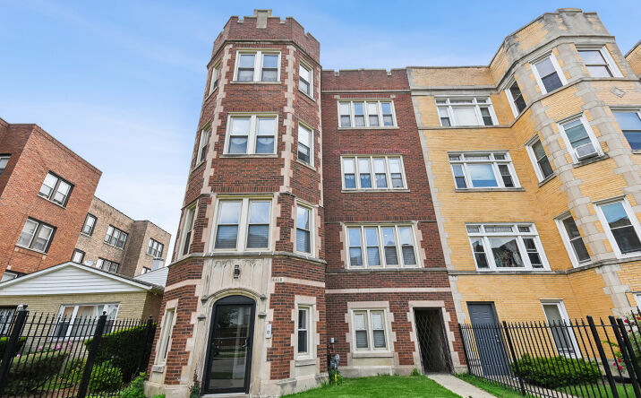 Pictures of Multifamily property located at 6835 S Clyde Avenue, Chicago, IL 60649 for sales - image #1