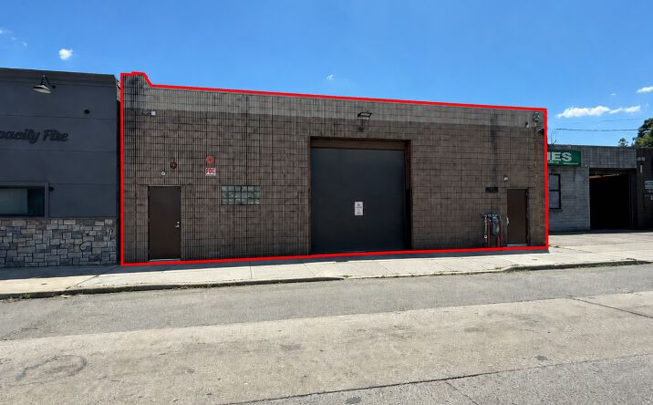 Pictures of Industrial property located at 70 BENNINGTON AVE, FREEPORT, NY 11520 for sales - image #1