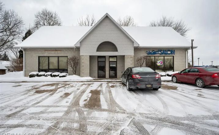 Pictures of Retail property located at 7500 FENTON RD, GRAND BLANC, MI 48439 for sales - image #1