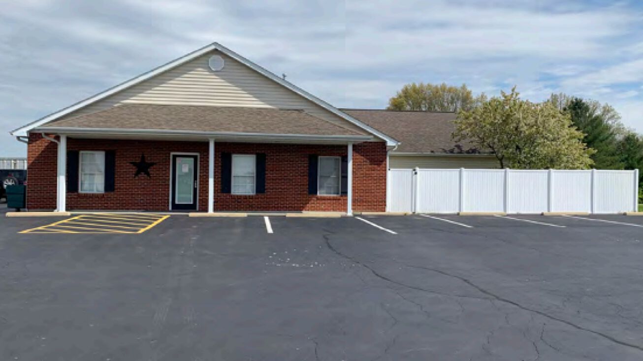 6 & 10 Commerce Dr, Freeburg, IL 62243 Office Property for Sale