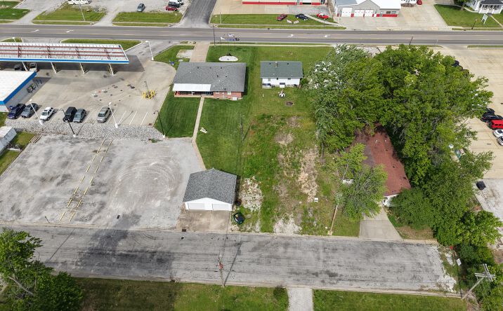 Pictures of Mixed Use property located at 825 Hartman Drive, Red Bud, IL 62278 for sales - image #1