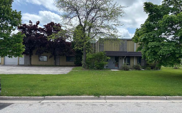 Pictures of Industrial property located at N114W18775 Clinton Dr, Germantown, WI 53022 for sales - image #1