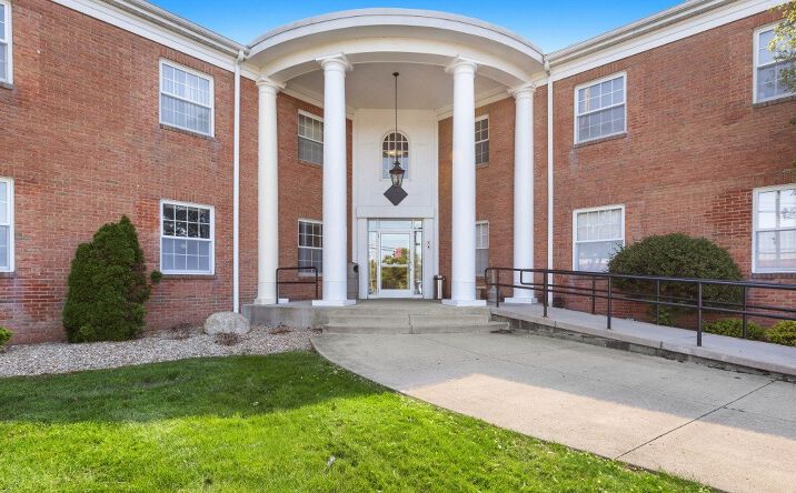 Pictures of Office property located at 102-112 Javit Ct, Austintown, OH 44515, 5437 Mahoning Ave, Austintown, OH 44515 for sales - image #1