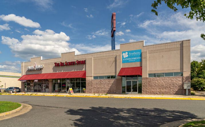 Pictures of Retail property located at 1485 Carl D Silver Parkway, Fredericksburg, VA 22401 for sales - image #1