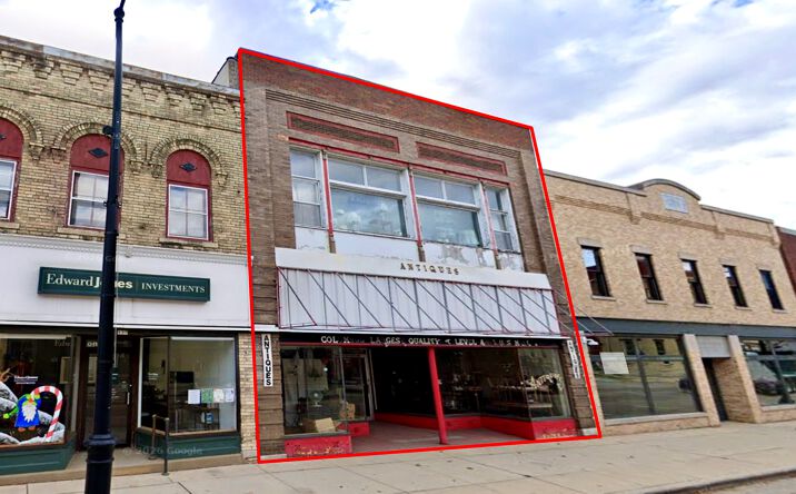 Pictures of Retail property located at 141 W James St, Columbus, WI 53925 for sales - image #1
