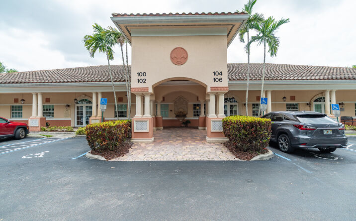 Pictures of Office property located at 102 NW 100TH AVE, PLANTATION, FL 33324-7008 for sales - image #1