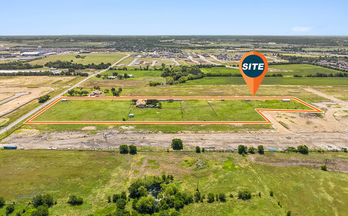 Pictures of Land property located at 18007 Farm to Market Road 1100, Elgin, TX 78621 for sales - image #1