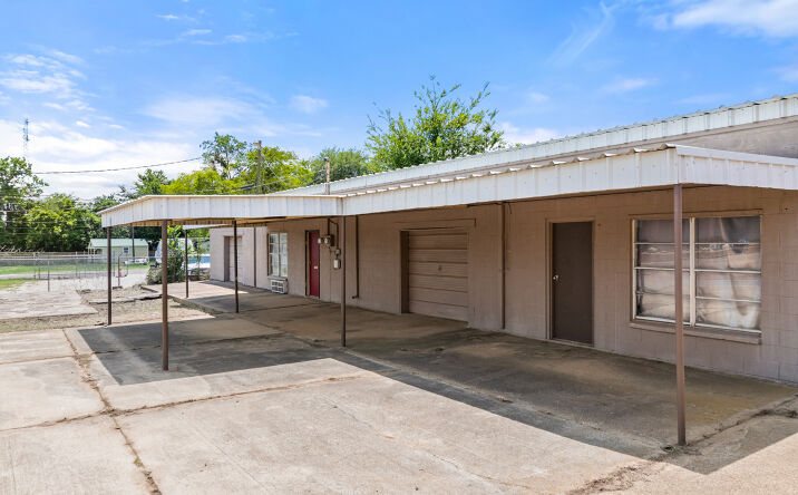 Pictures of Office, Mixed Use, Self Storage property located at 204 S Hart Street, Quitman, TX 75783 for sales - image #1