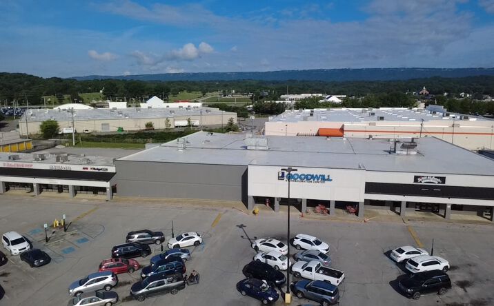 Pictures of Retail property located at 1966 NORTHPOINT BLVD, CHATTANOOGA, TN 37415 for sales - image #1