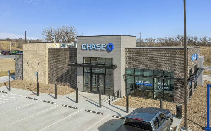 Pictures of Retail property located at 18204 Evans Street, Elkhorn, NE 68022 for sales - image #1